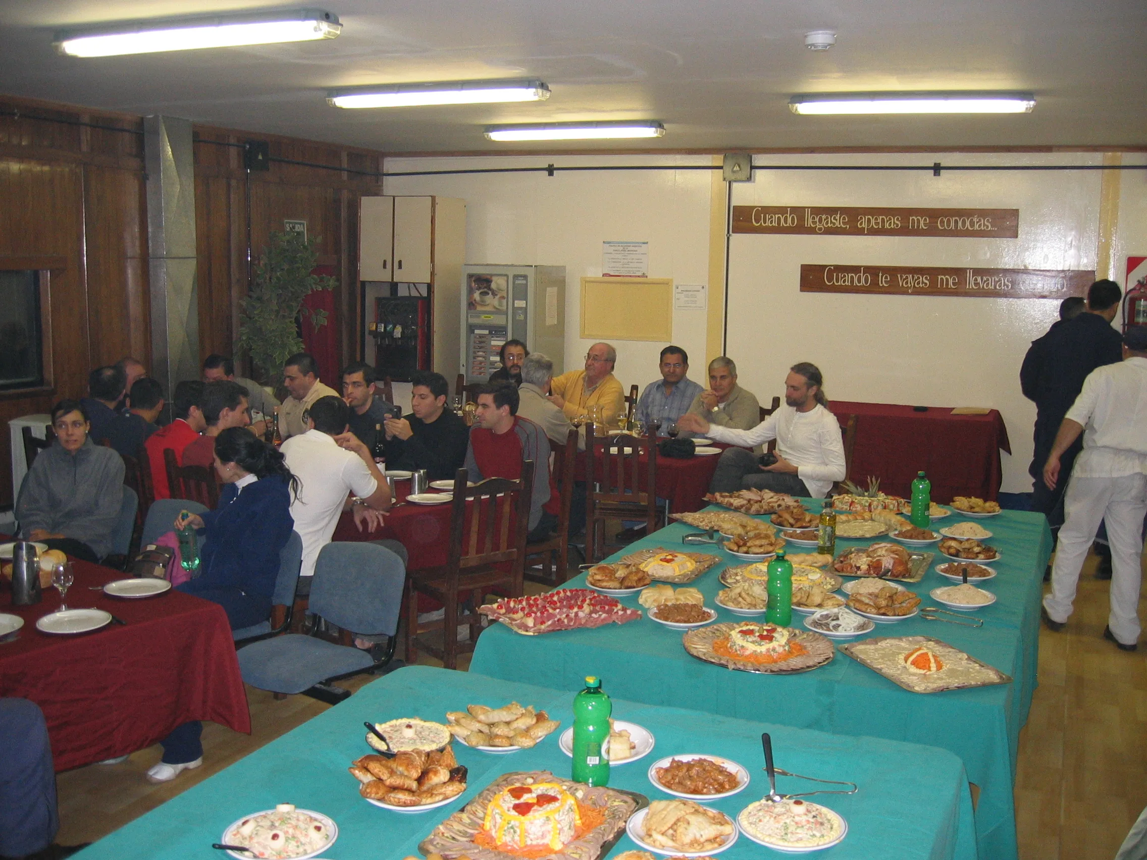 Equipo científico en la Base Marambio